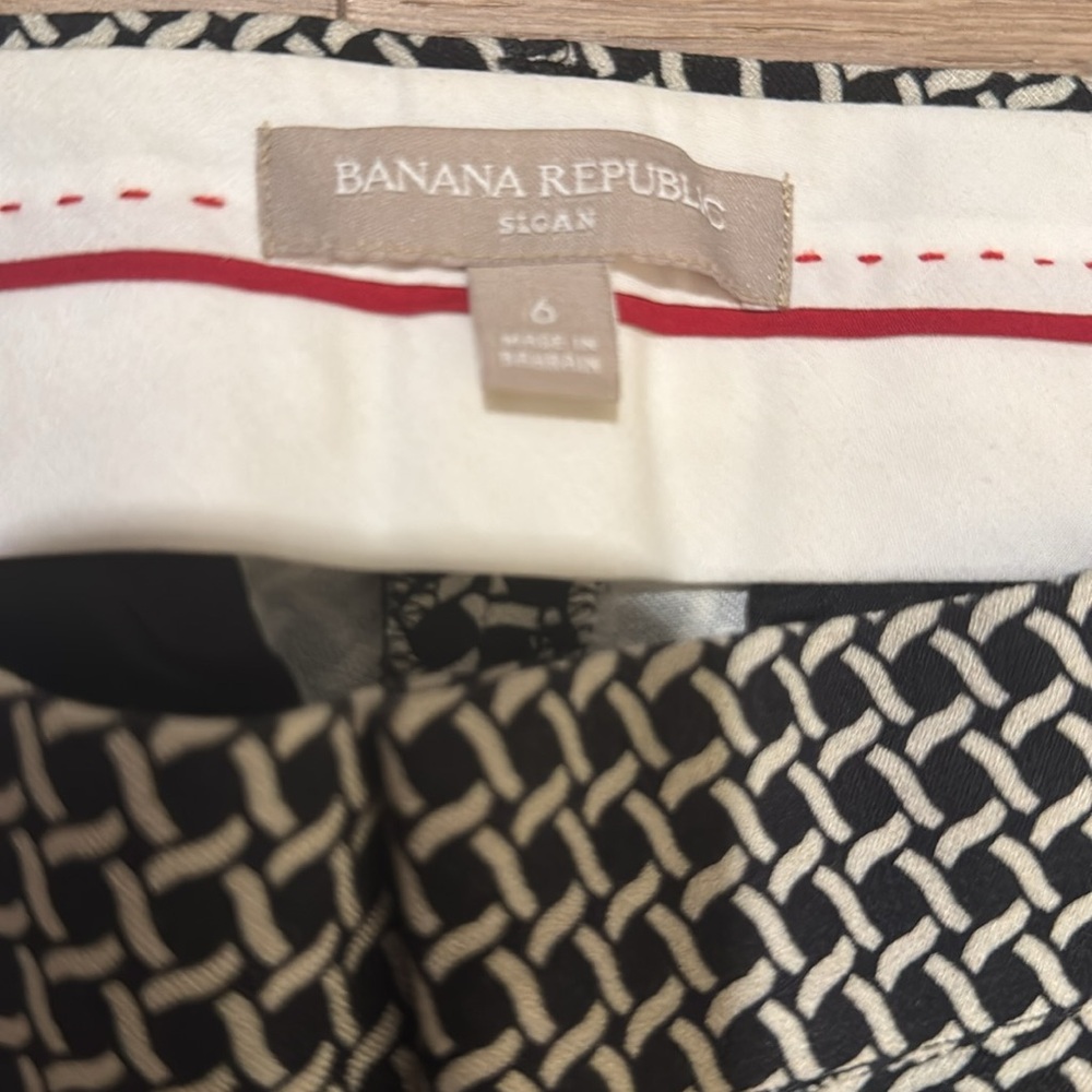 Banana Republic Black and White Patterned Pants - Picture 4 of 5